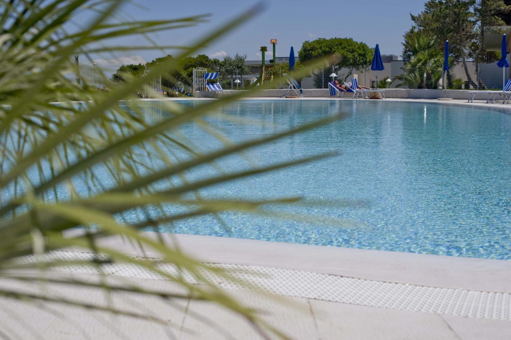 Hotel Cala Reale Stintino Exteriör bild